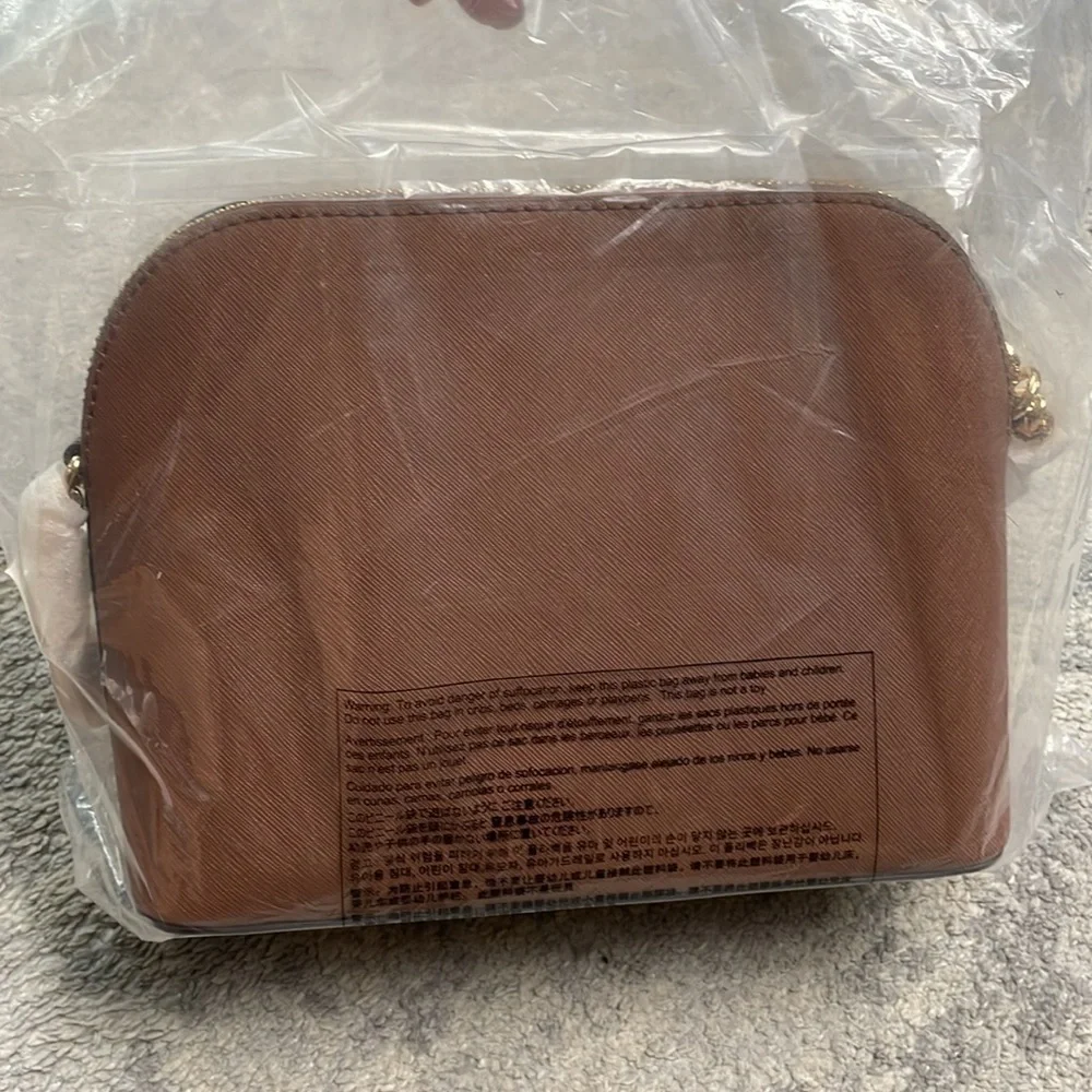 NWT MICHAEL Michael Kors Jet Set Travel Medium Dome Crossbody Bag Leather Brown
